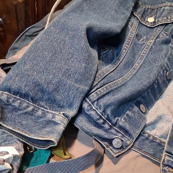 Levi's Classic Blue Denim Jacket - Picture 5 of 7